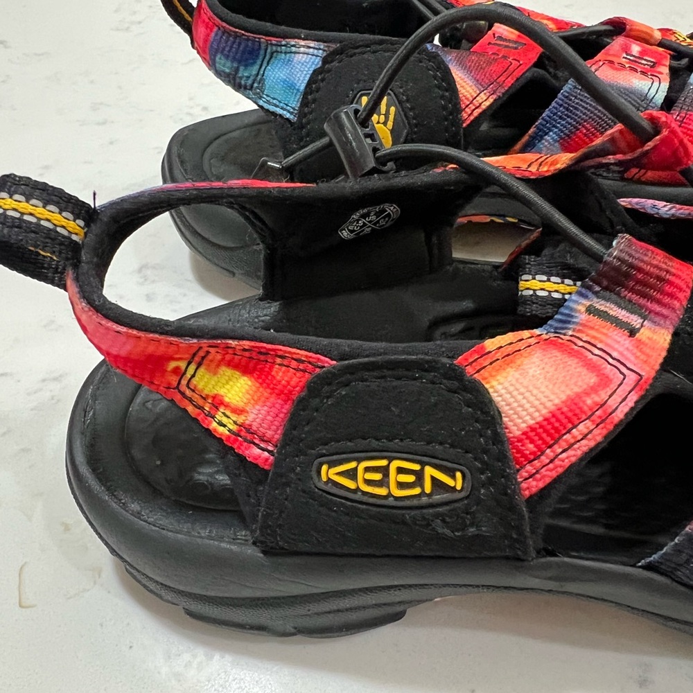 KEEN woman’s ' Colorful Adventure Sandals size 9 - Picture 9 of 14
